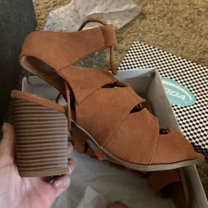 BNWB lace up booties 🌞